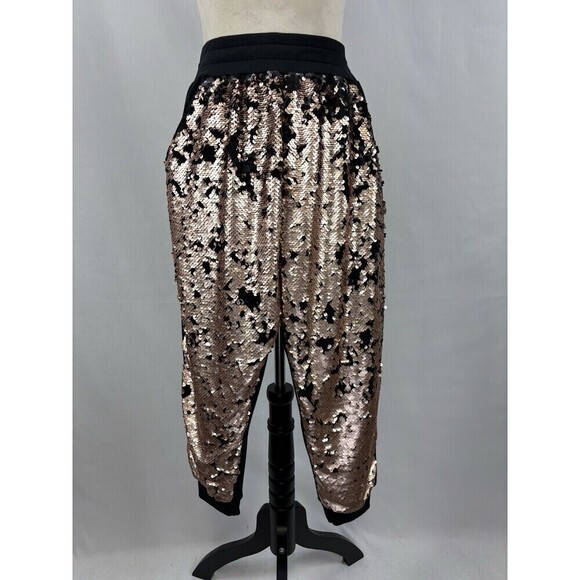 NWT Zumba Glitz + Glam Capri Sweatpants Black Bronze Gold Metallic Spicy Small - Picture 4 of 16